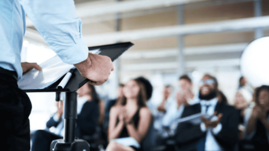 Who Is a Keynote Speaker